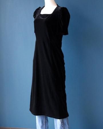 Puff sleeve velor dress