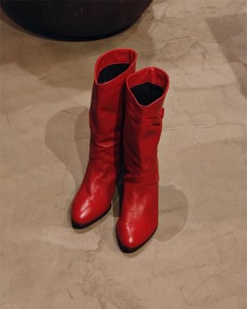 Ribbon leather boots