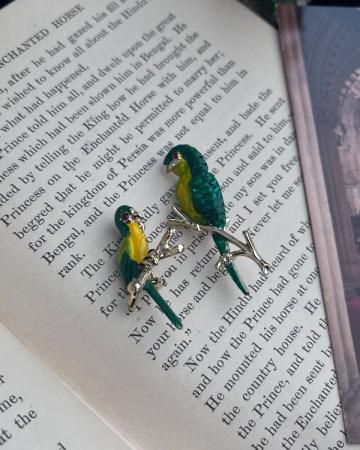 70's Two green birds enamel brooch