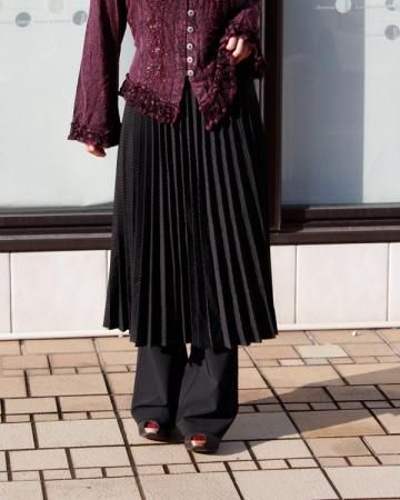 Dot pleated skirt