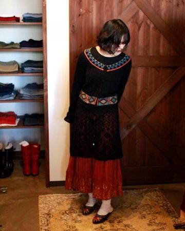 Lace-knit middle dress