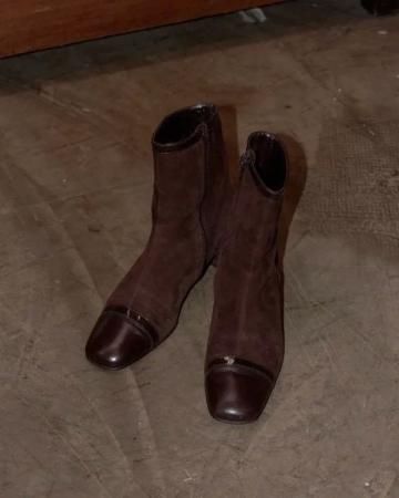 Salvatore Ferragamo switching suede boots