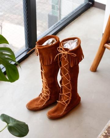 MINNETONKA fringe front lace-up boots