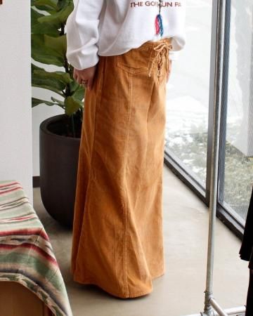Corduroy front lace-up long skirt