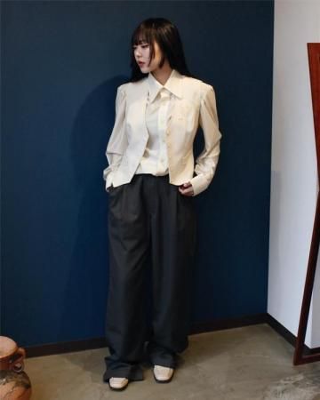 Laurel embroidery vest