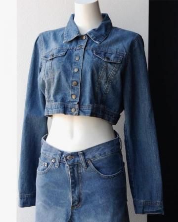 Cropped denim jacket