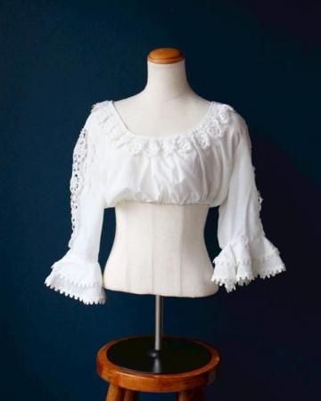 Cropped ruffle sleeve top