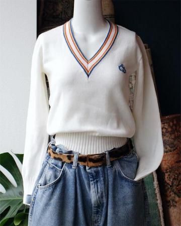 Embroidery v-neck knit(made in Italy)