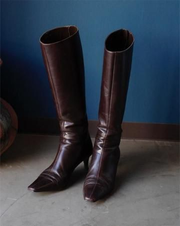 BALLY pointed toe long boots