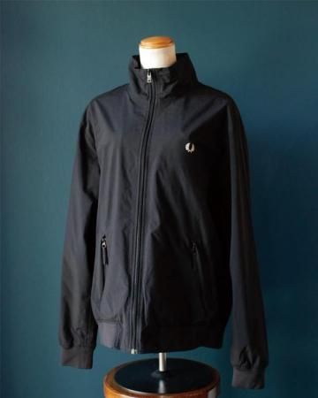 Fred Perry swing top(white embroidery)