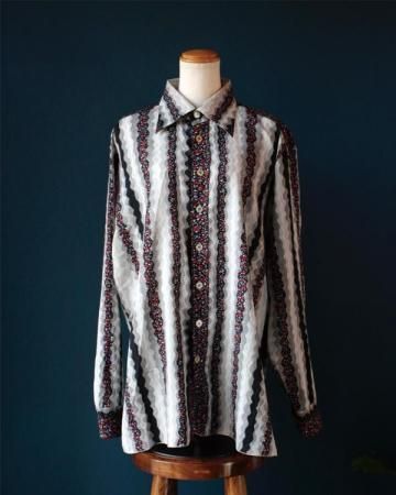 Wavy stripe colorful shirt