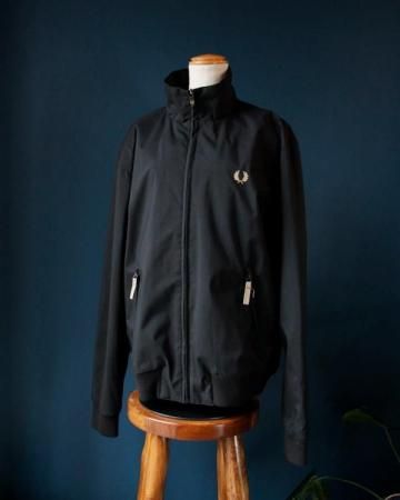 Fred Perry swing top(beige emblem)