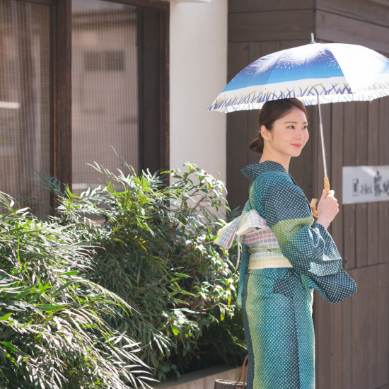 有松絞り浴衣　居敷当て、肩布付 裄66.5 肩身丈159 有松絞り浴衣 居敷当て、肩布付 裄66.5 肩身丈159 有松絞り浴衣