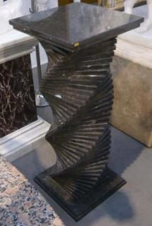 台座 - 関ヶ原マーブルクラフト