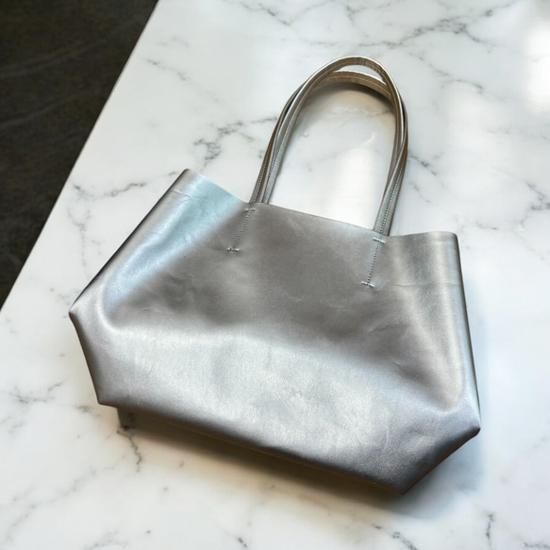 ����������A4�ե������б� ����ȥ���� ��Ť�ǿ��ޤ���ȡ��ȥХå� ��240g PU���ࡼ���쥶���ʥ���С��᥿��å���