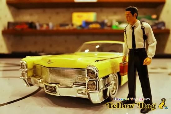 Jada 1/18 1965 Cadillac Coupe de Ville