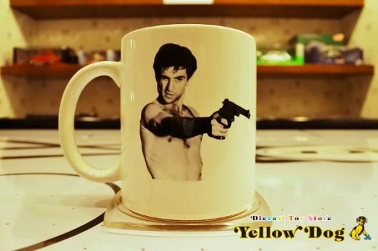 トイズマッコイ・タクシードライバー・マグカップ タクシードライバー マグカップ - Diecast Toy Store Yellow Dog