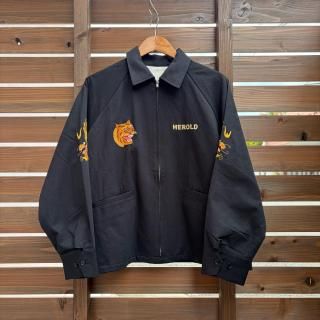 <img class='new_mark_img1' src='https://img.shop-pro.jp/img/new/icons5.gif' style='border:none;display:inline;margin:0px;padding:0px;width:auto;' />THRIFTY LOOK Souvenir Vietnum 1965 Jacket 