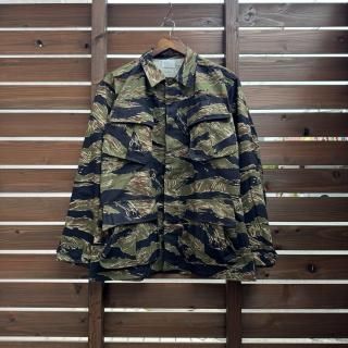 <img class='new_mark_img1' src='https://img.shop-pro.jp/img/new/icons13.gif' style='border:none;display:inline;margin:0px;padding:0px;width:auto;' />MILITARY DEADSTOCKJUNGLE FATIGUE TIGER STRIPE  Made in USA