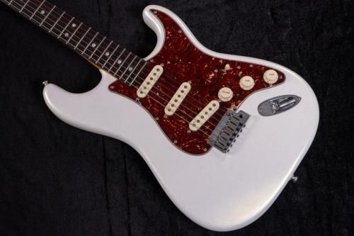 usedFender / American Ultra Stratocaster Arctic Pearl 2021 3,640kg #US210044500TONIQ͡