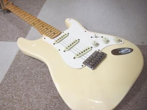 Squier by Fender Stratocaster Eꥢ
