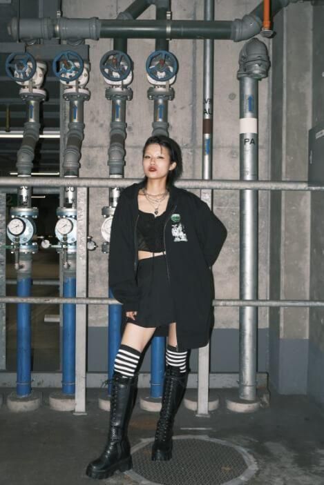 <span>HOODIE / </span><span> SURREAL DREAMS ONLY</span>