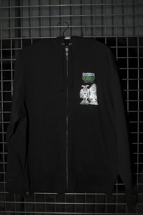 <span>HOODIE / </span><span> SURREAL DREAMS ONLY</span>