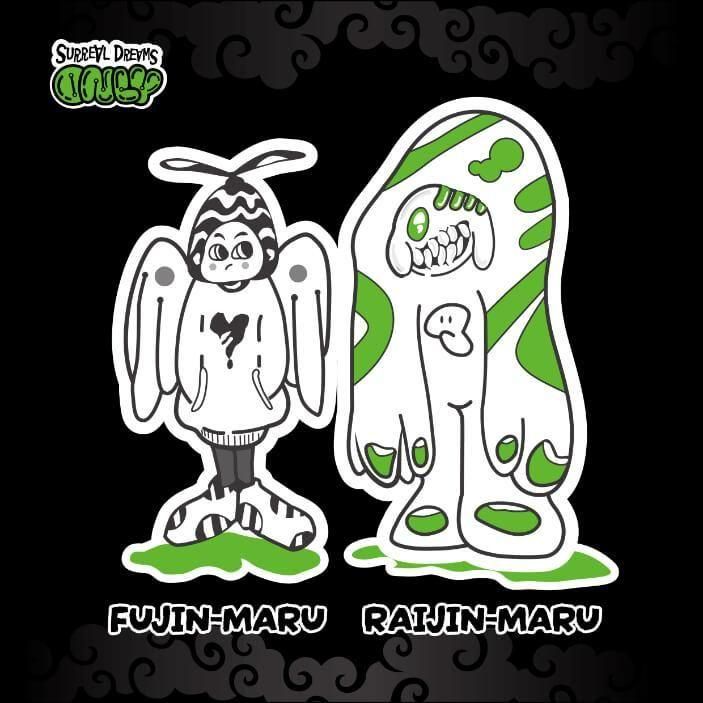 <span>HOODIE / </span><span> SURREAL DREAMS ONLY</span>