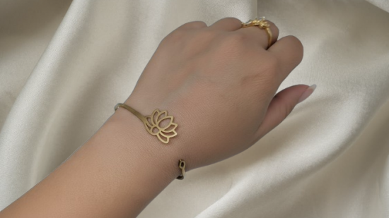 ϡεХ󥰥 &#8211; Goddess Lotus Prayer Bangle